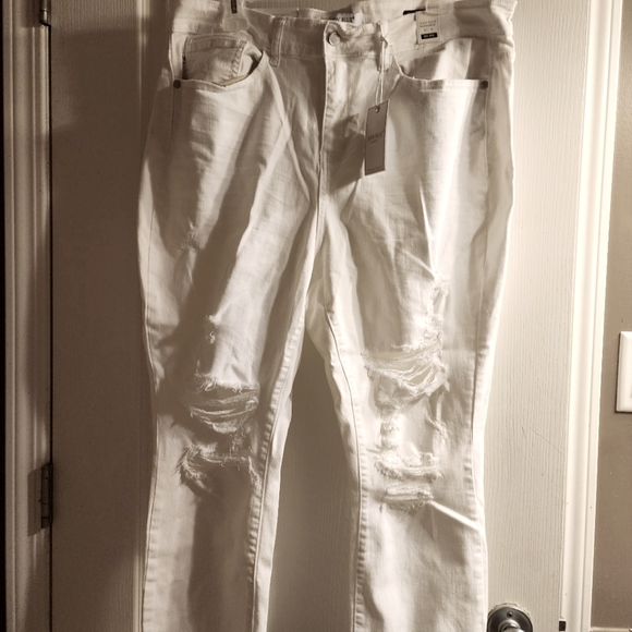 Judy Blue distressed white skinnies - Picture 1 of 3